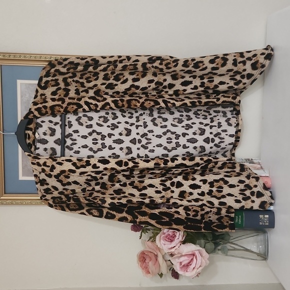 Boutique Cheetah Print Cardigan Size Small Waterfall Hem Career office Casual - Picture 10 of 10